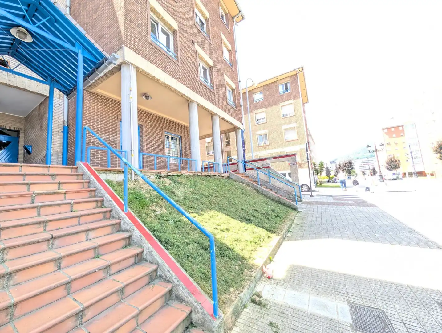Vista exterior de Pis en venda en Oviedo  amb Calefacció i Terrassa