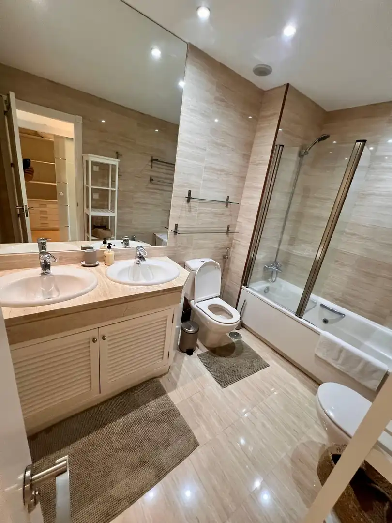 Bathroom of Apartments for rent in Marbella  with Air Conditioner, Heating and Terrace