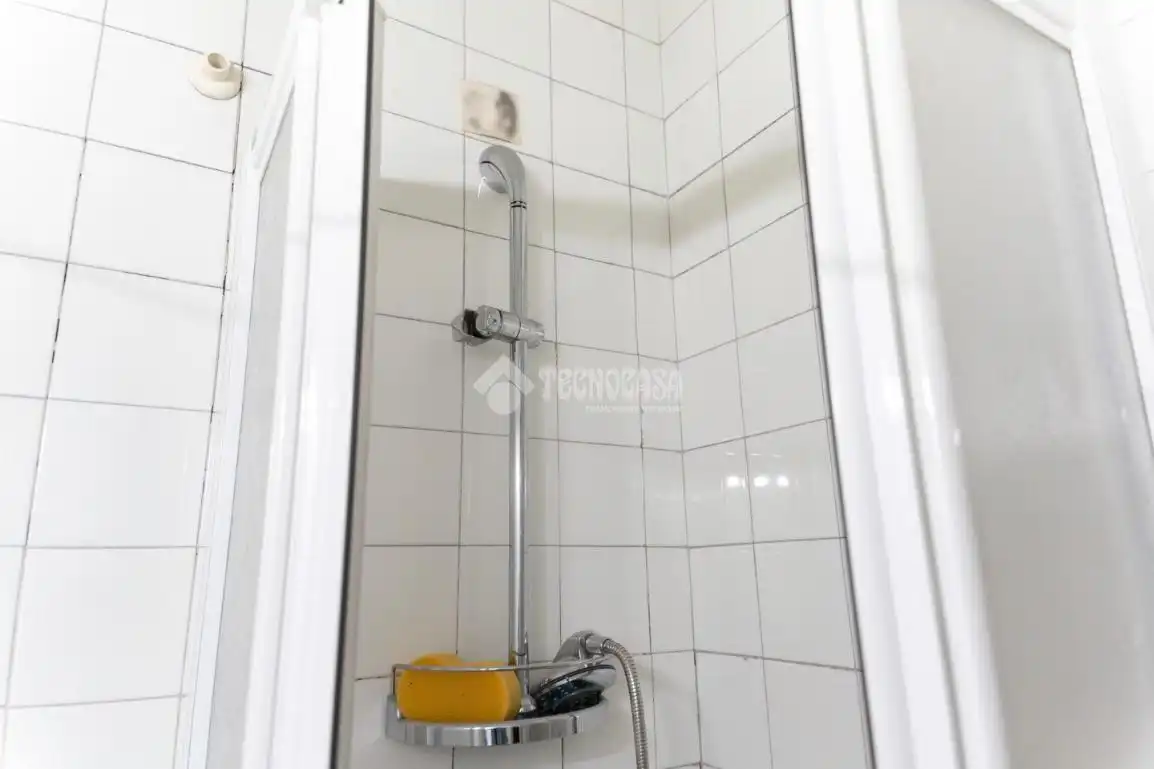 Baño de Piso en venta en Madrid con Calefacción y Terraza