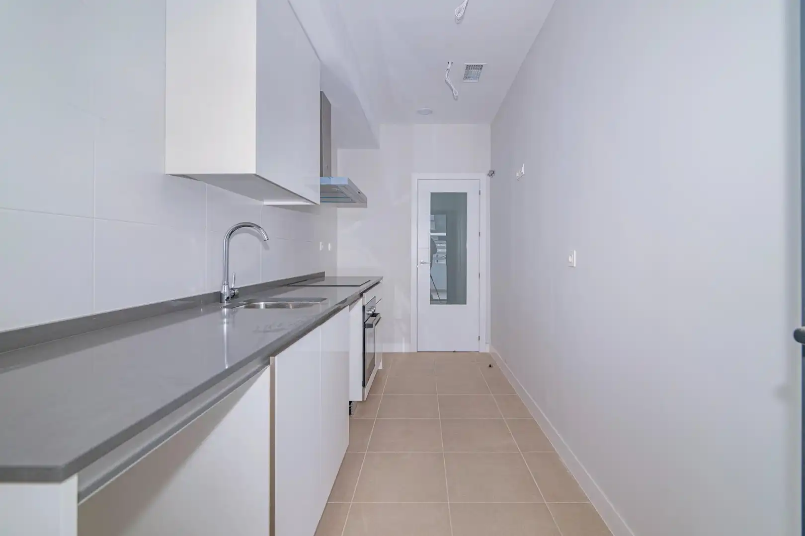 Cuina de Pis en venda en Granada amb Aire condicionat, Calefacció i Terrassa