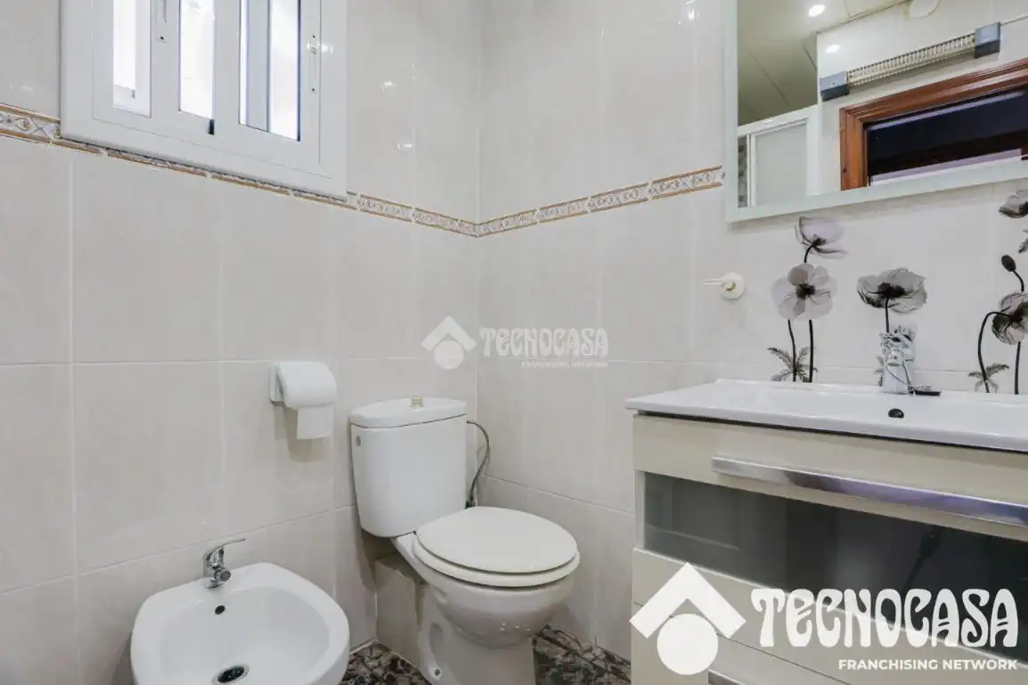Bathroom of Flat for sale in Sant Vicenç Dels Horts  with Heating