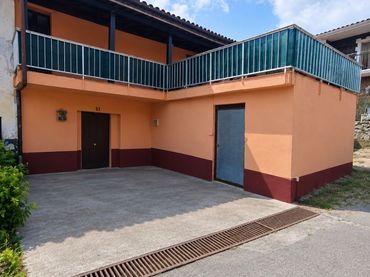 Casa rústica con balcón en venta en Barrio Rivas