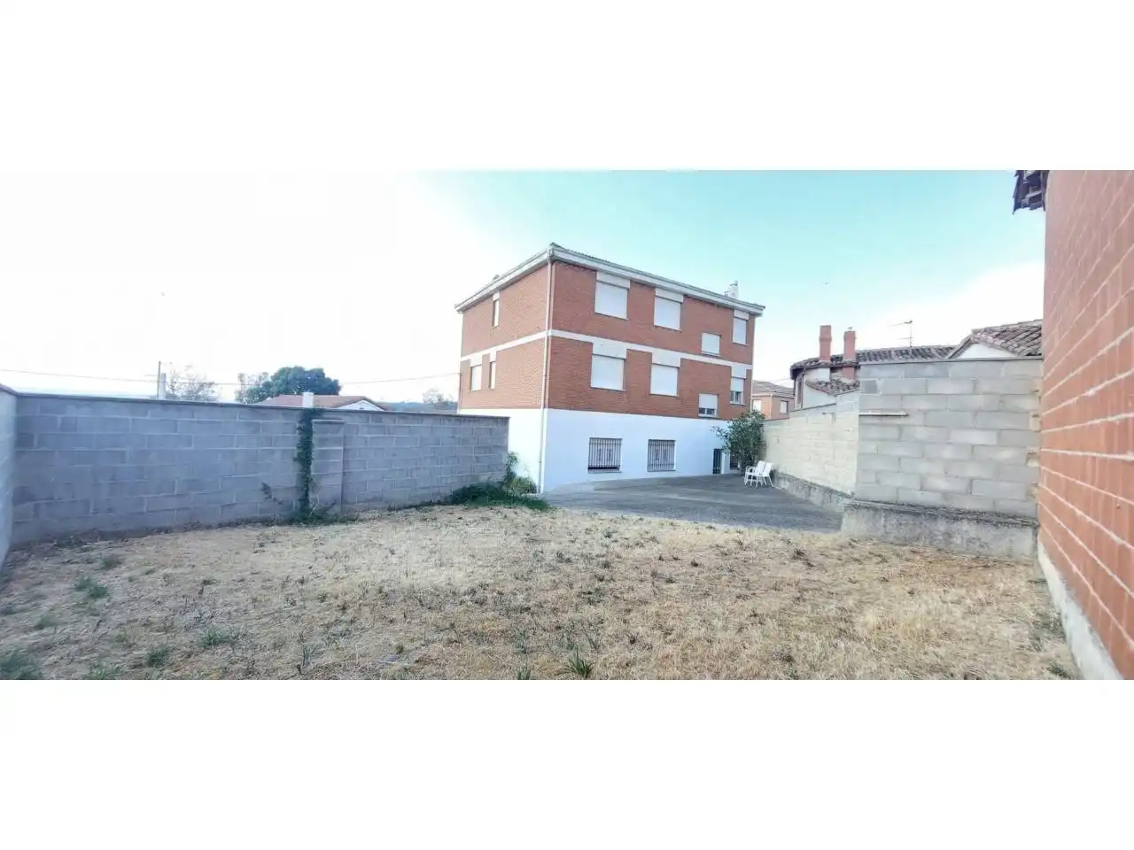 Casa o chalet en venta en Almanza con Jardín privado, Terraza y Amueblado