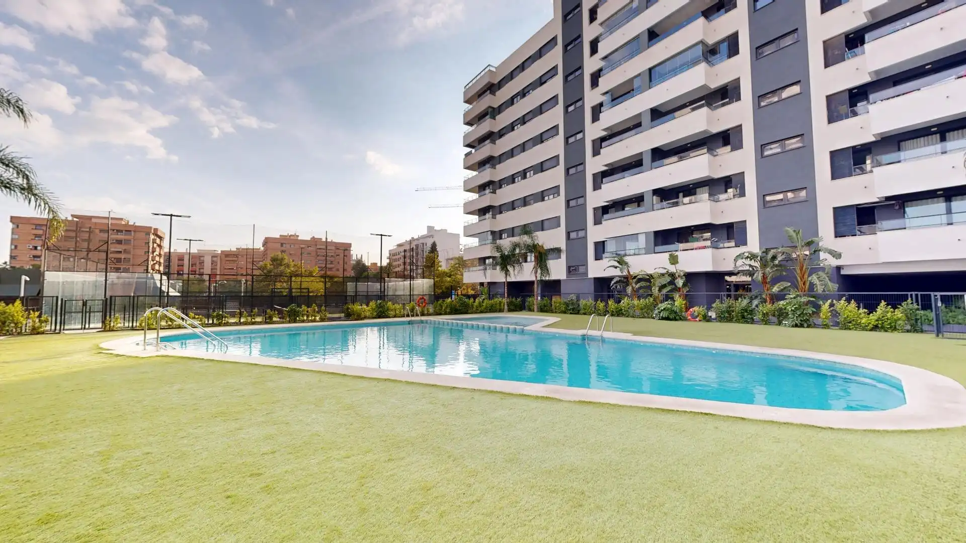 Swimming pool of Flat for sale in Benicalap