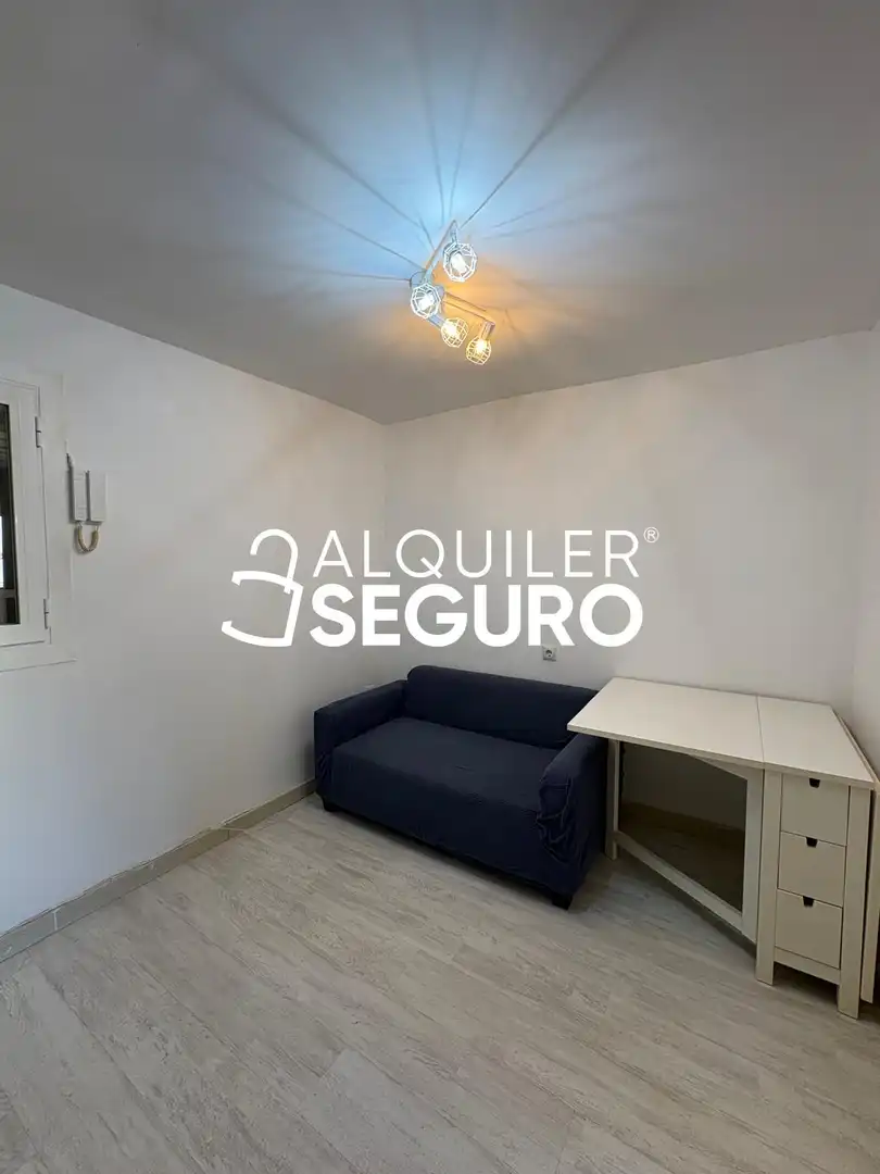 Bedroom of Flat for rent in Madrid  with Air Conditioner, Heating and Furnished