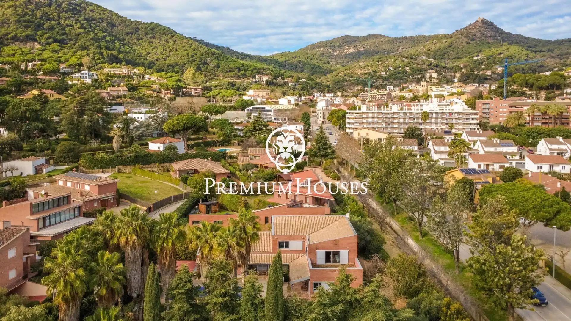 Vista exterior de Casa o xalet en venda en Cabrera de Mar amb Calefacció, Jardí privat i Terrassa