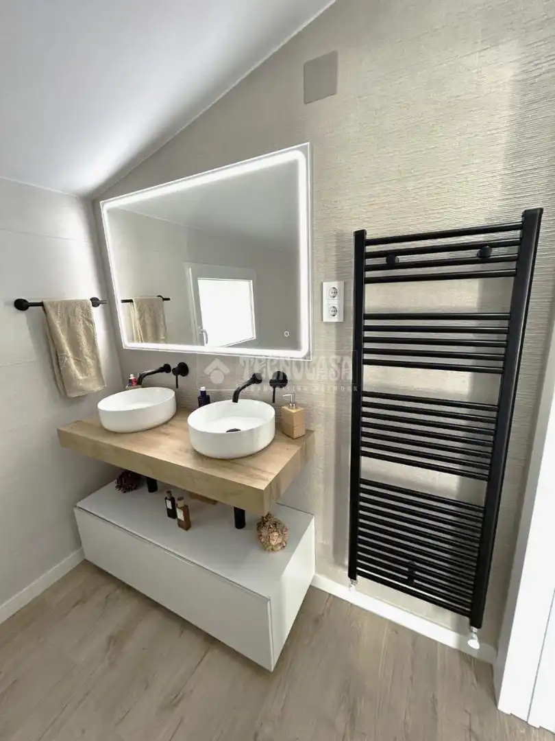 Baño de Casa o chalet en venta en Villalbilla con Calefacción y Piscina