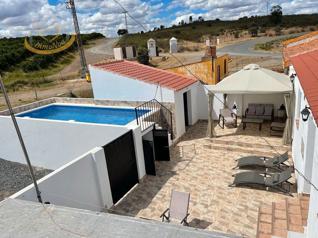Swimming pool of House or chalet for sale in El Almendro  with Air Conditioner, Heating and Terrace