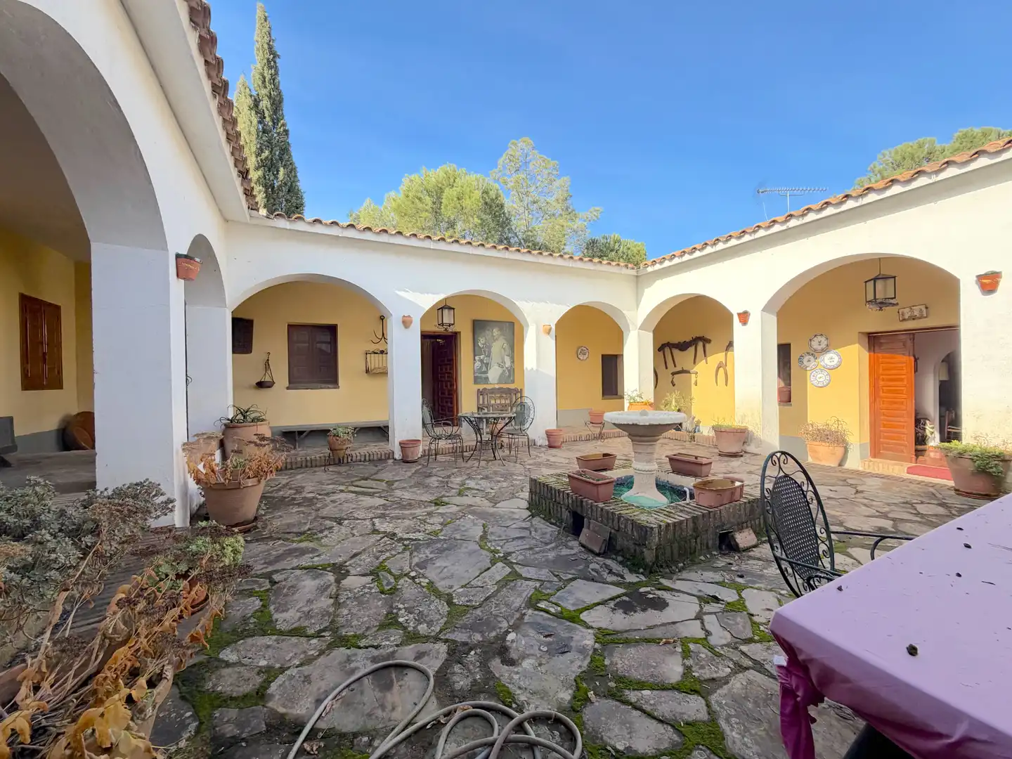 Vista exterior de Casa o xalet en venda en La Estrella amb Calefacció, Jardí privat i Traster