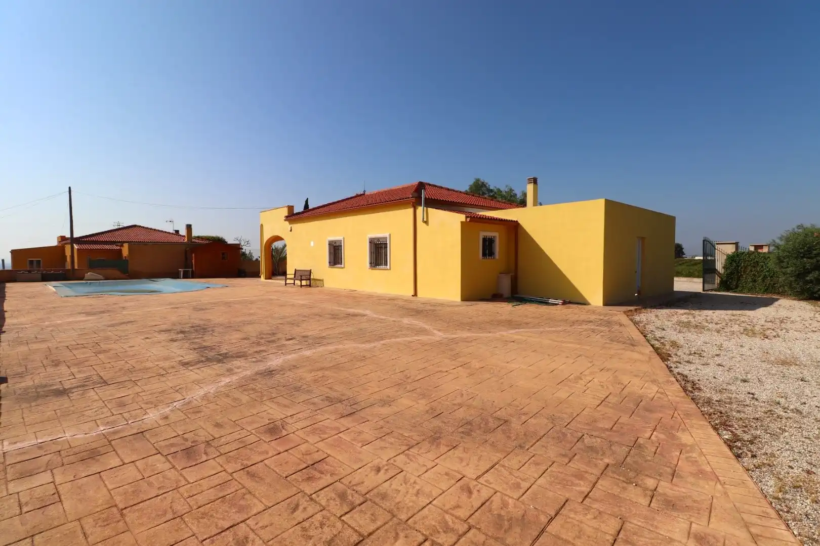 Exterior view of Houses for sale in Albatera  with Community pool