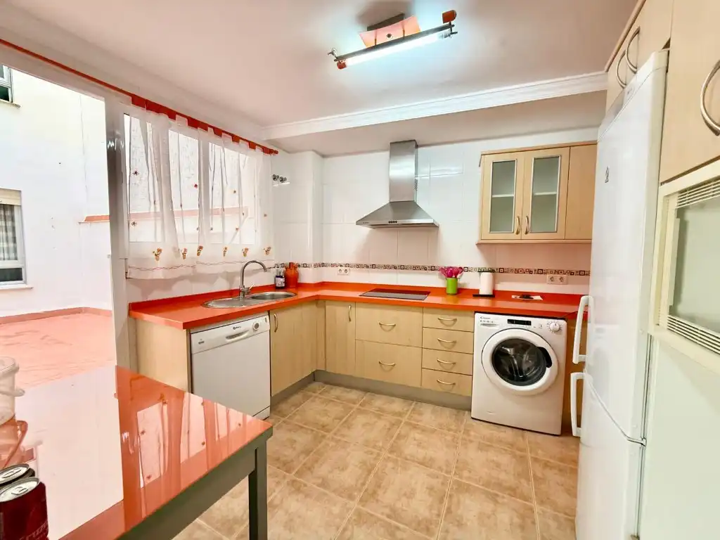 Flat with lift for sale in Calle Rodriguez De La Fuente (Torre Del Mar), imagen 2