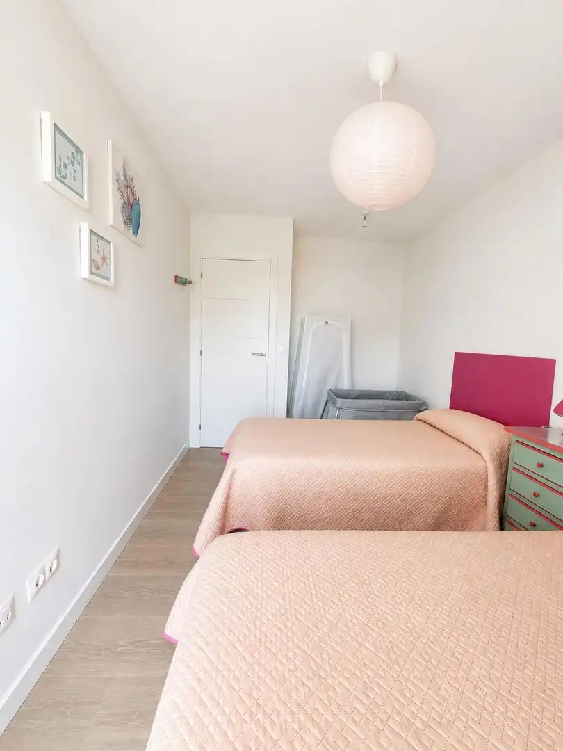 Schlafzimmer von Wohnung zum Verkauf in Santa Cruz de Bezana mit Heizung und Möbliert