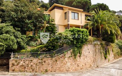 Vista exterior de Casa o xalet en venda en Tossa de Mar amb Calefacció, Jardí privat i Terrassa