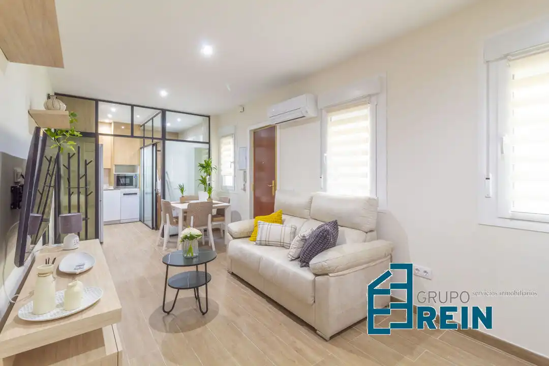 Flat for rent in Paseo de Santa María de la Cabeza, Acacias