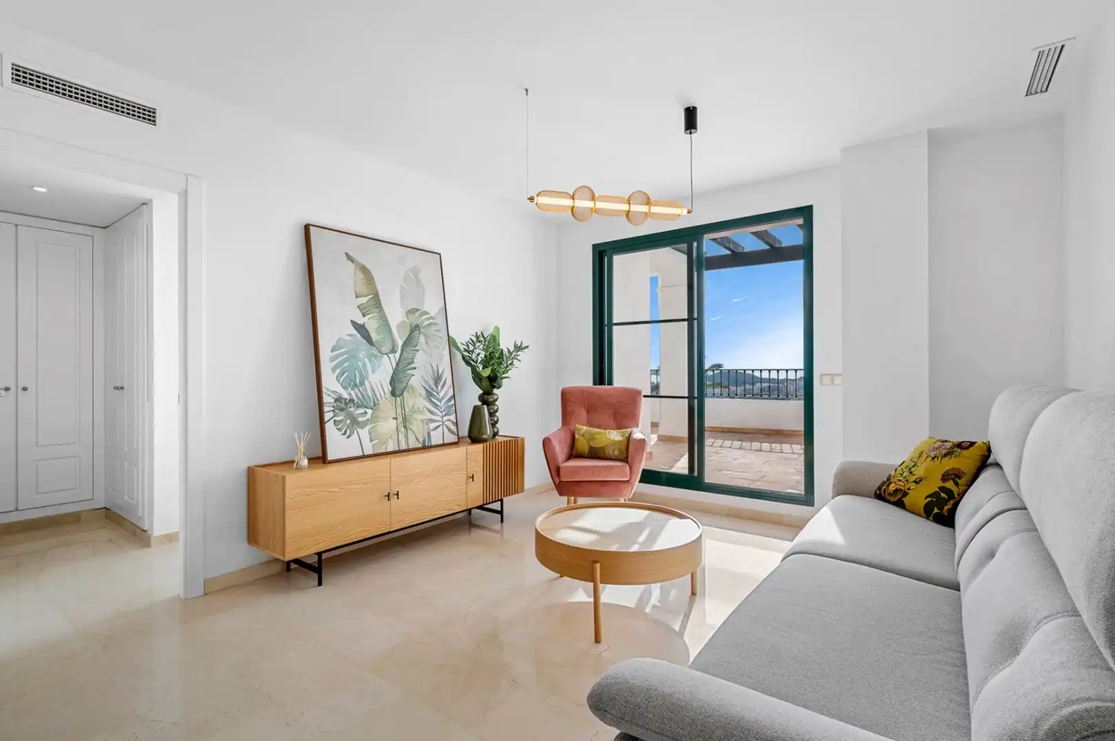 Apartment with pool for sale in Golf Bahía, imagen 9