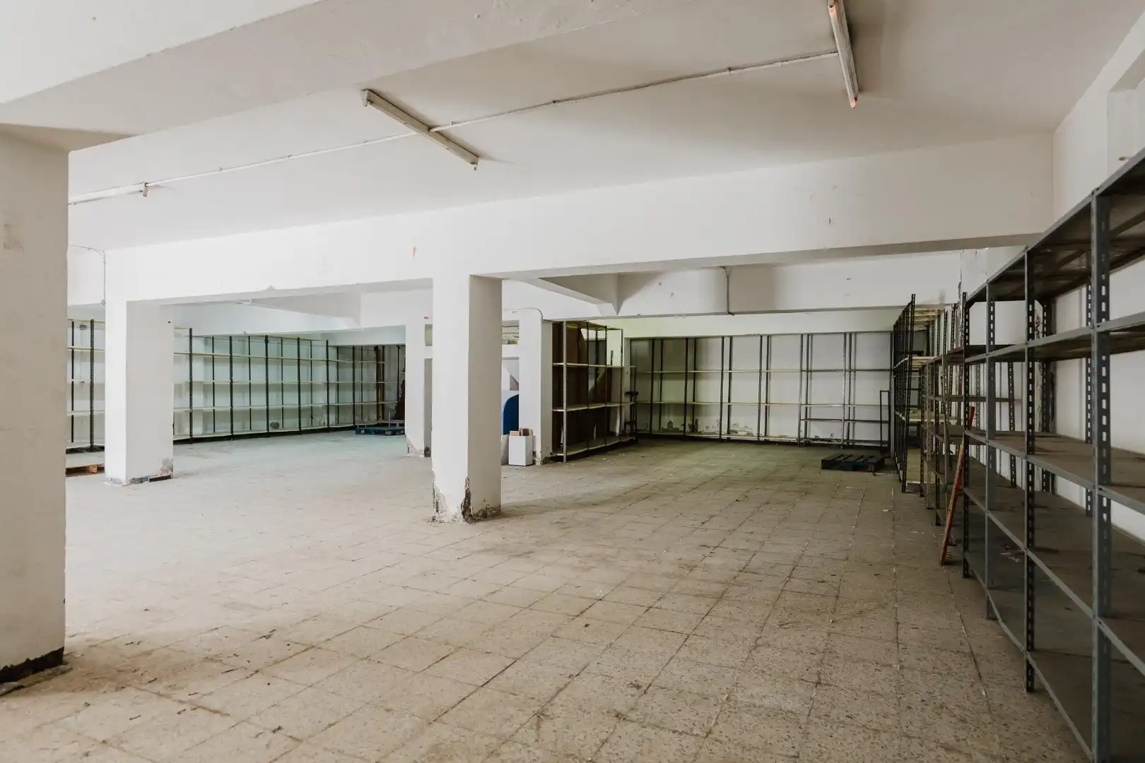 Business premises for sale in Avenida AVENIDA DE CARLOS V 32, imagen 42