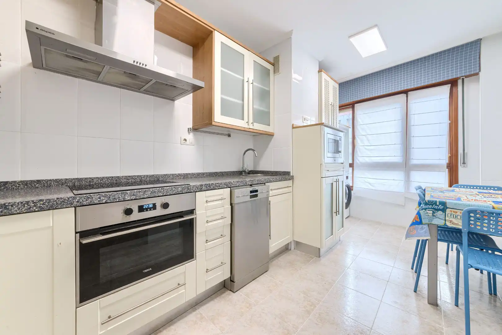 Kitchen of Flat for rent in Bilbao   with Heating, Furnished and Oven