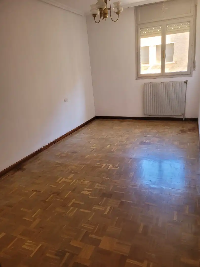 Piso en venta en Soria Capital  con Calefacción, Parquet y Trastero