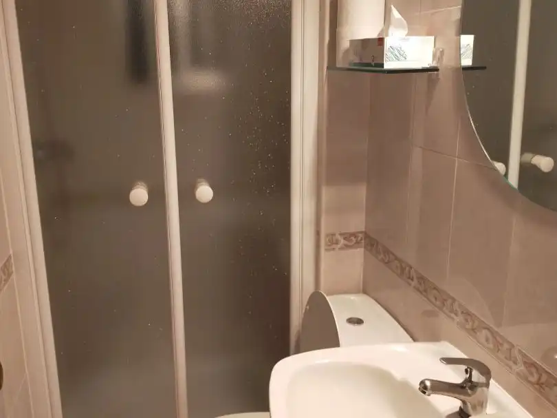 Bany de Pis en venda en  Madrid Capital amb Balcó