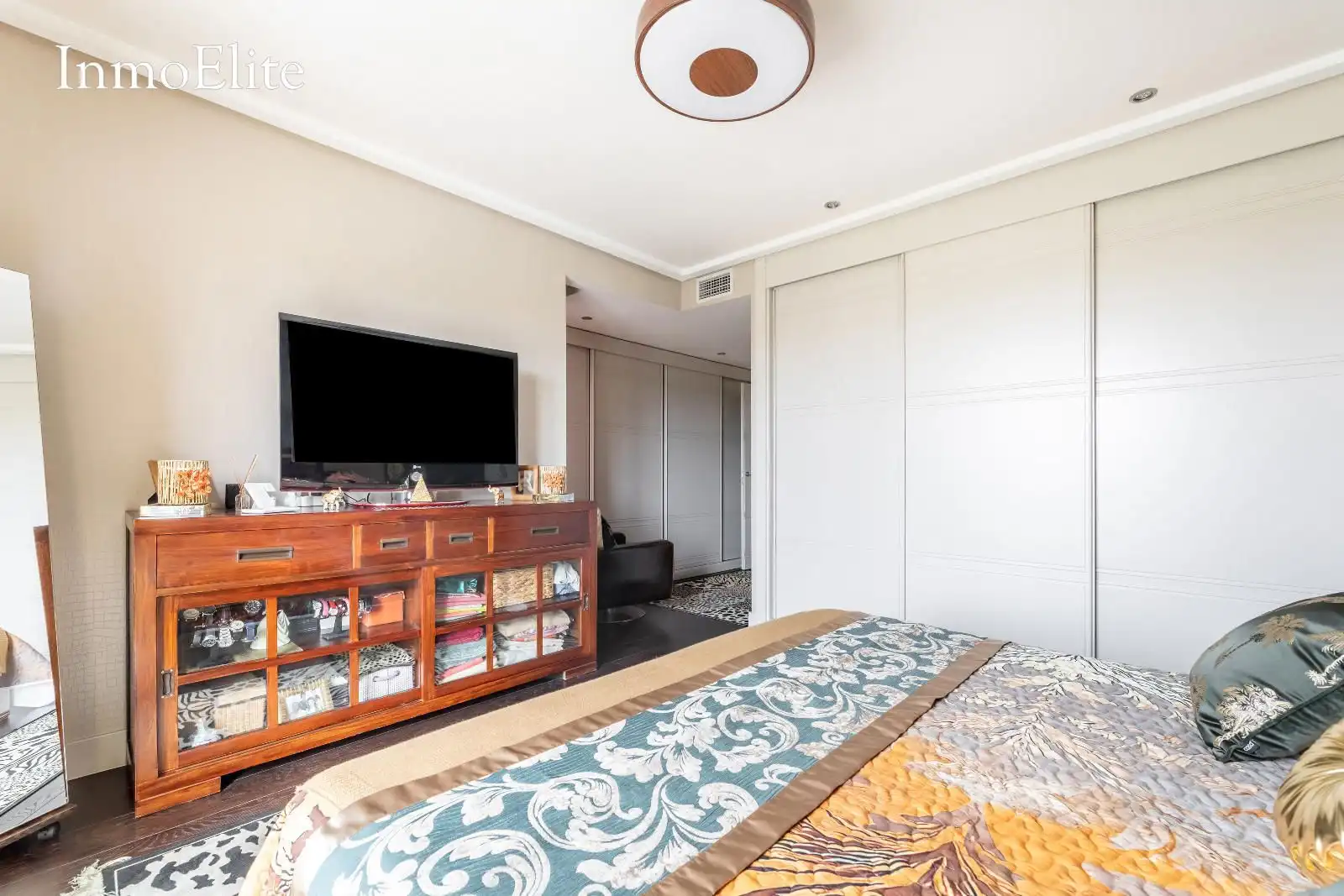 Bedroom of Detached homes for sale in Majadahonda  with Air Conditioner, Heating and Private garden