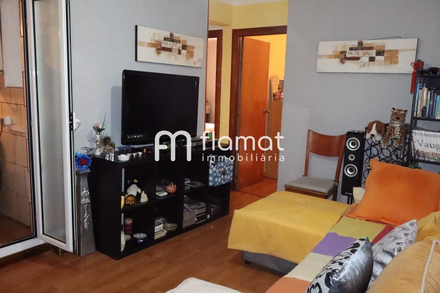 Sala d'estar de Planta baixa en venda en Santa Coloma de Gramenet amb Balcó