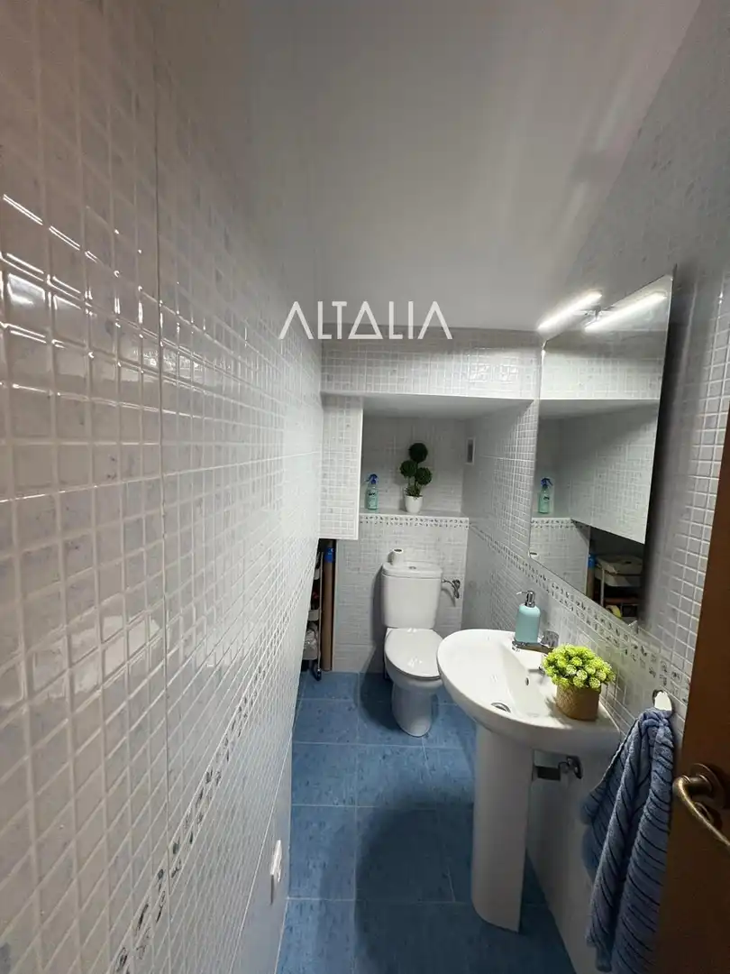 Bathroom of Houses for sale in Osa de la Vega  with Air Conditioner, Heating and Terrace