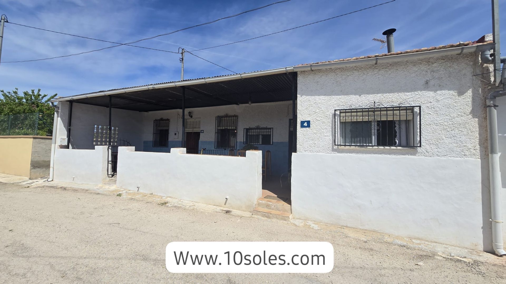 Vista exterior de Finca rústica en venda en Callosa de Segura amb Jardí privat, Terrassa i Traster