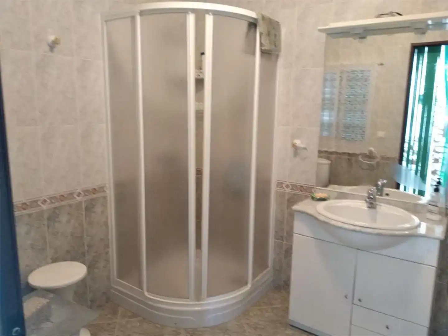 Baño de Piso en venta en Valle de la Serena con Amueblado
