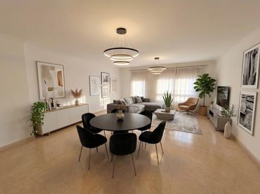 Detached house with balcony for sale in El Pinós / Pinoso