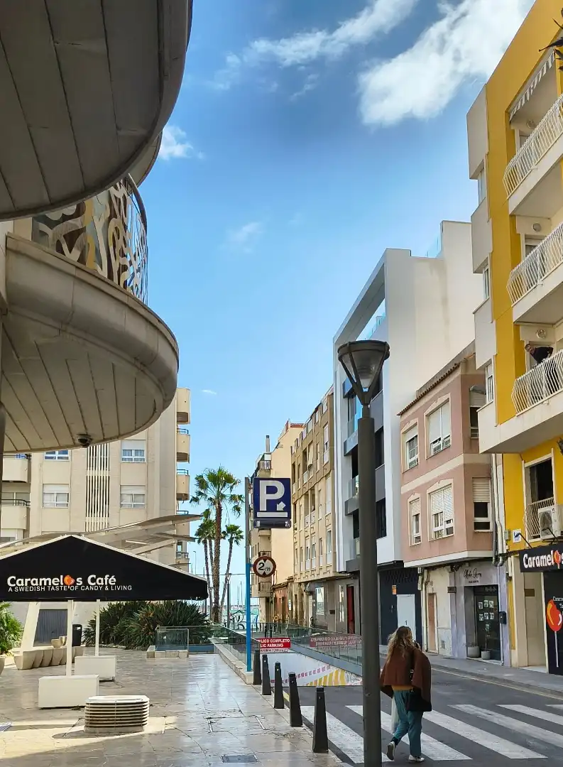Aparcament de Apartament en venda en Torrevieja amb Aire condicionat i Terrassa
