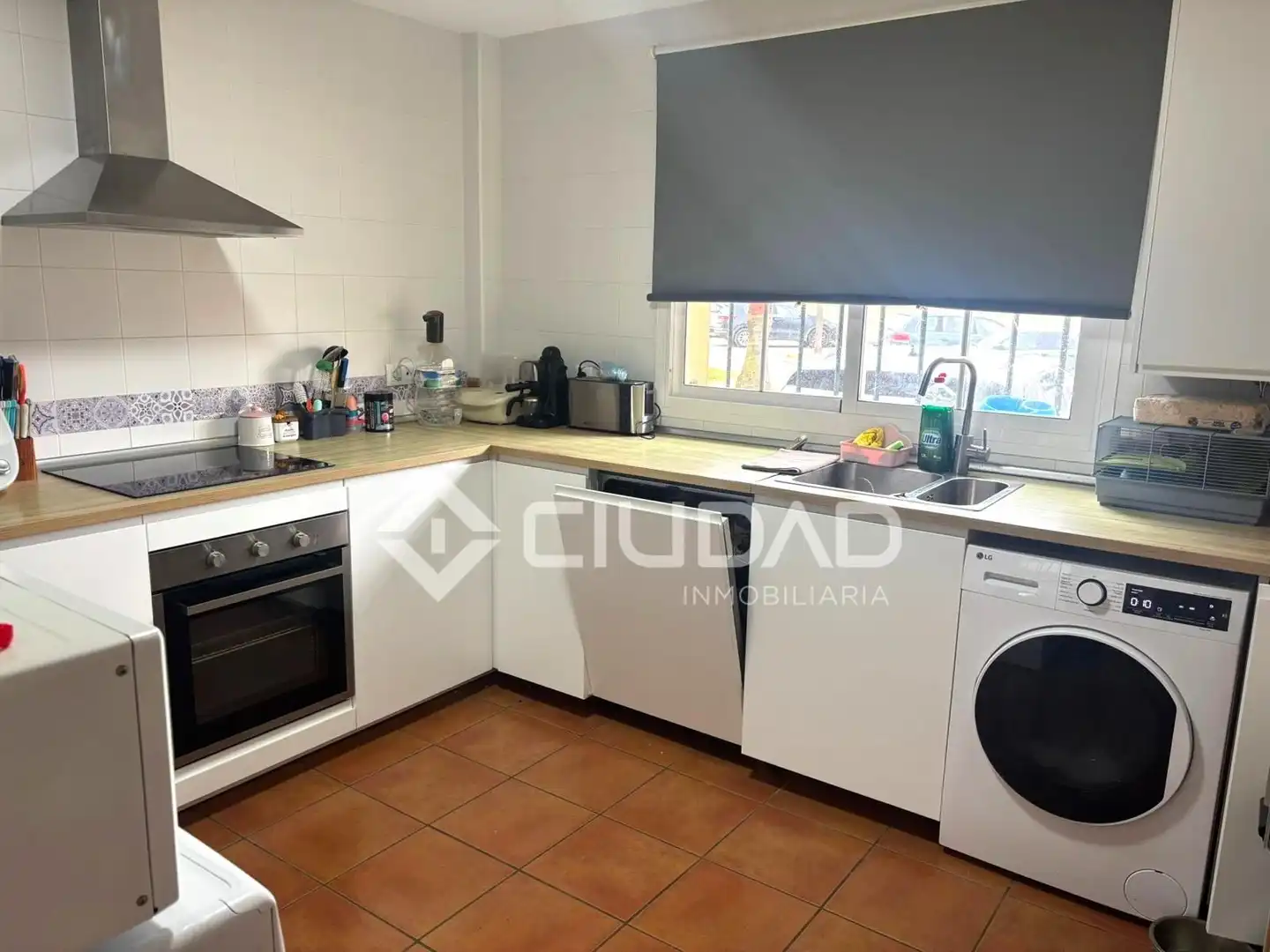 Cocina de Casa adosada en venta en Sanlúcar de Barrameda con Jardín privado, Terraza y Piscina comunitaria
