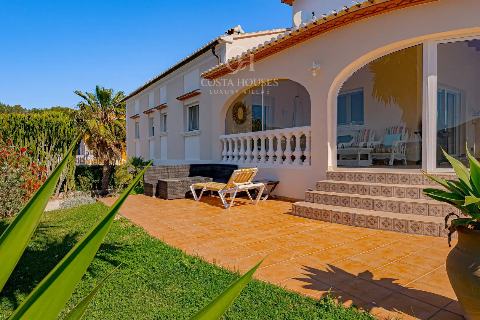 Vista exterior de Casa o xalet en venda en Jávea / Xàbia amb Aire condicionat, Calefacció i Jardí privat