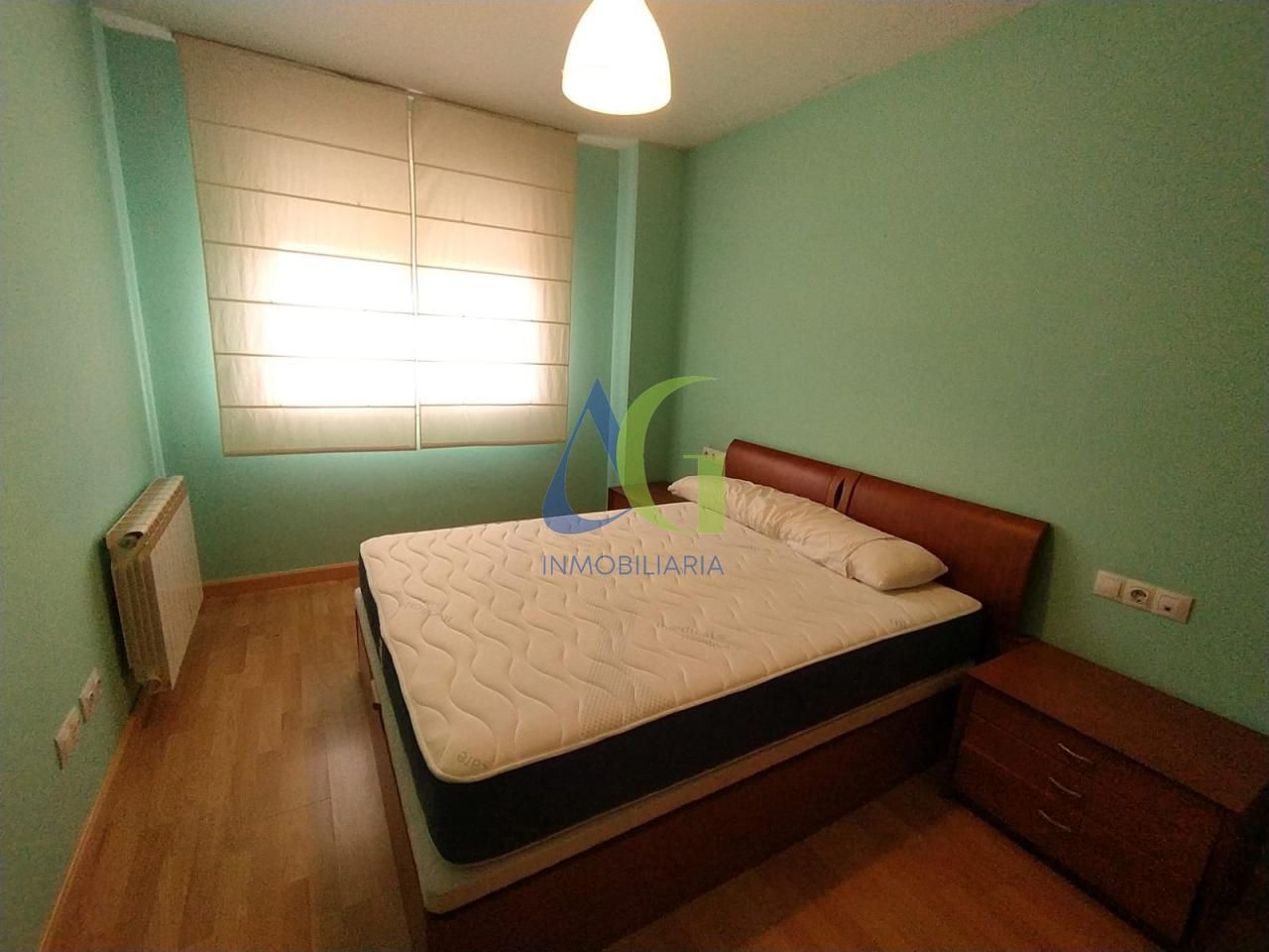 Dormitori de Apartament de lloguer en Villaquilambre amb Calefacció, Terrassa i Traster