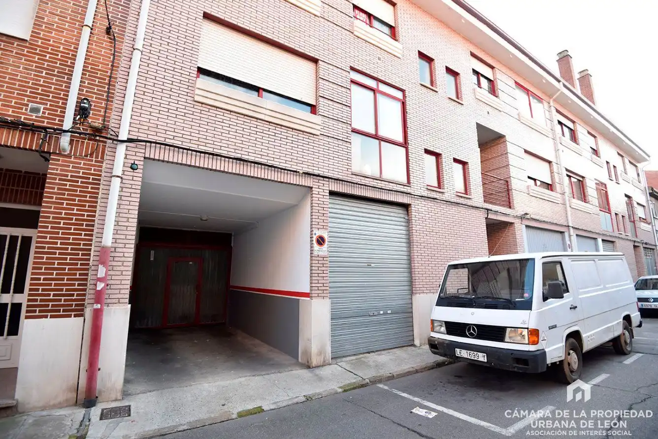 Parkplatz von Wohnung zur Miete in San Andrés del Rabanedo mit Abstellraum und Möbliert