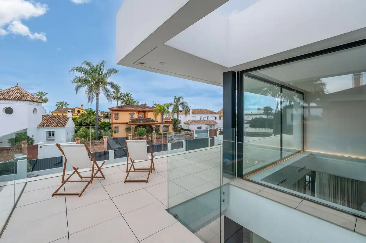 Chalet con jardín en venta en Avenida Pablo Ruiz Picasso 11, imagen 26