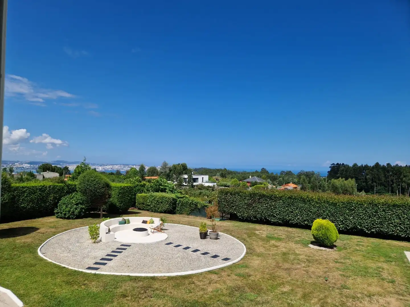 Jardí de Casa o xalet en venda en Oleiros amb Calefacció, Jardí privat i Terrassa