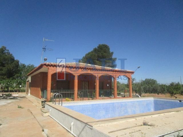 Piscina de Finca rústica en venda en Valdepeñas amb Terrassa, Traster i Piscina