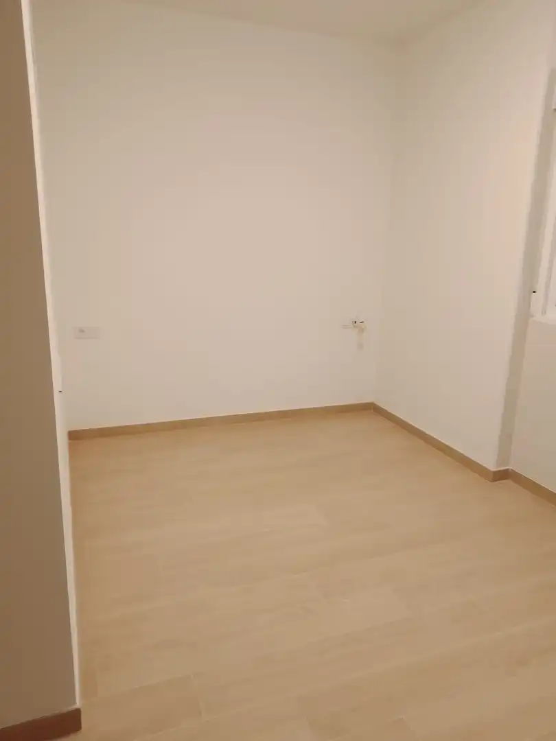 Habitación de Planta baja de alquiler en Elche / Elx con Aire acondicionado y Amueblado