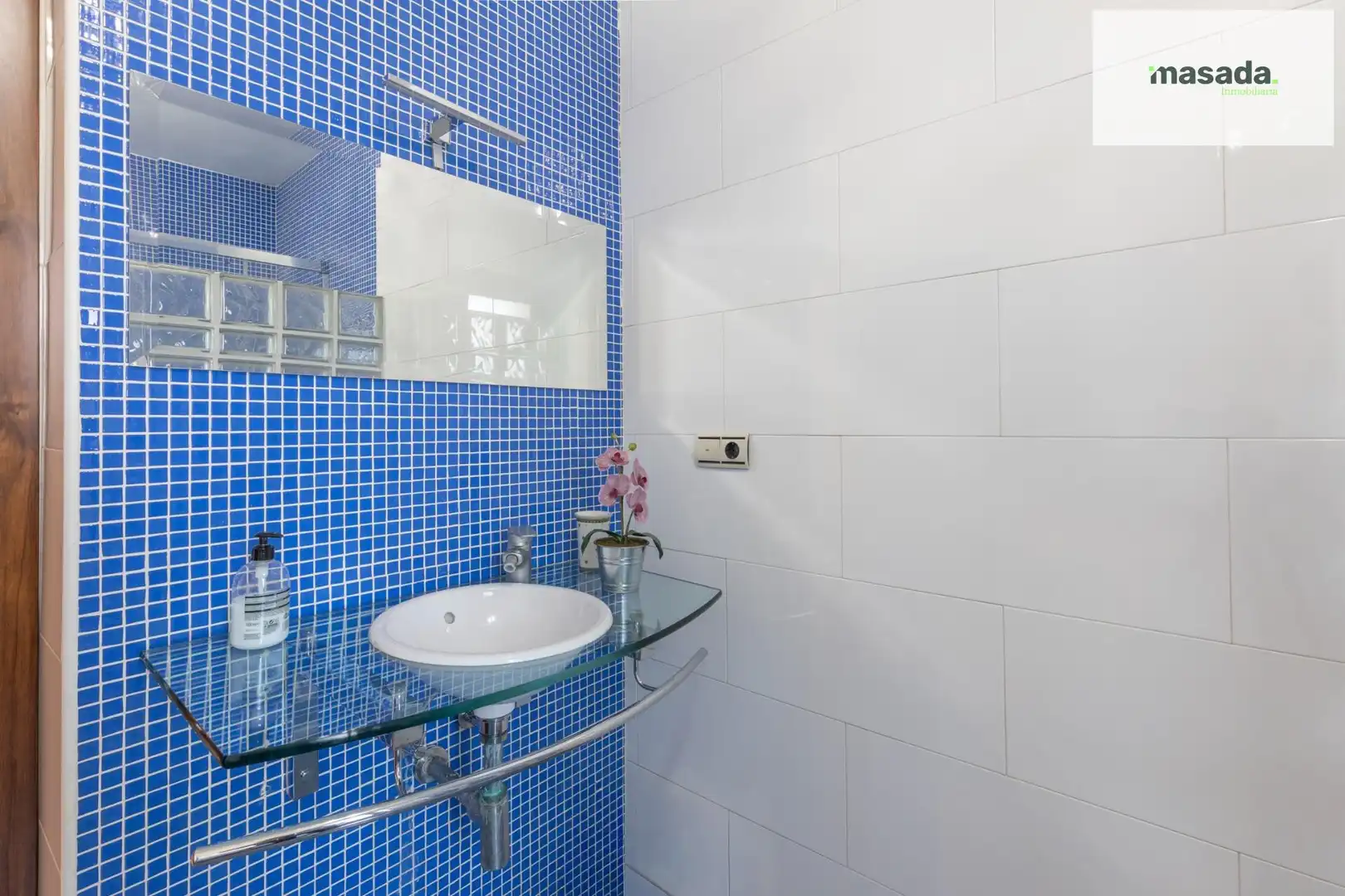 Baño de Casa o chalet en venta en Vegas del Genil con Jardín privado, Piscina y Alarma