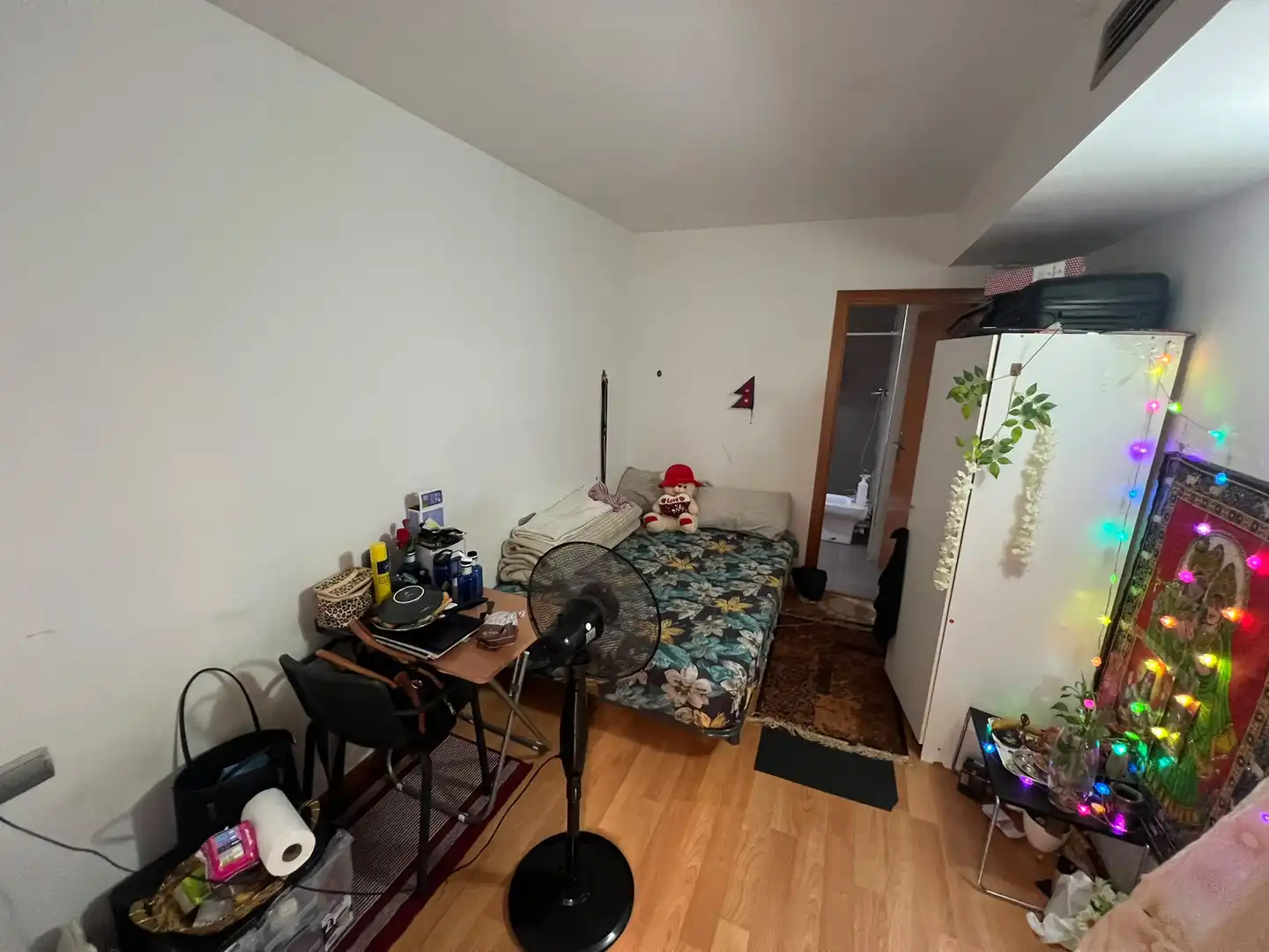 Habitación de Dúplex en venta en L'Hospitalet de Llobregat con Terraza