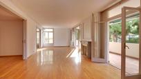 Living room of Flat for sale in  Barcelona Capital  with Air Conditioner, Heating and Parquet flooring