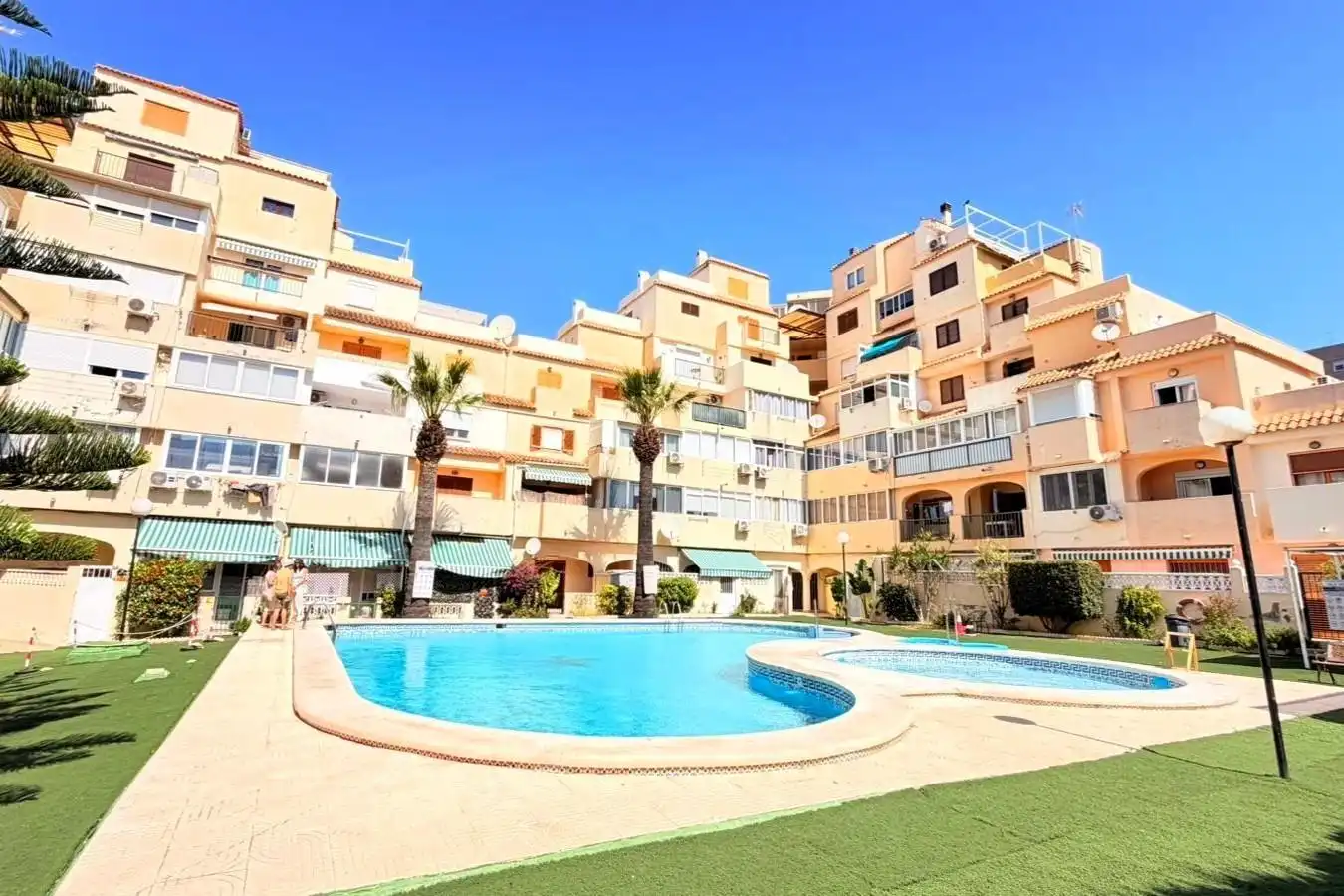 Ático con piscina en venta en Calle MARCELINA 46, imagen 2