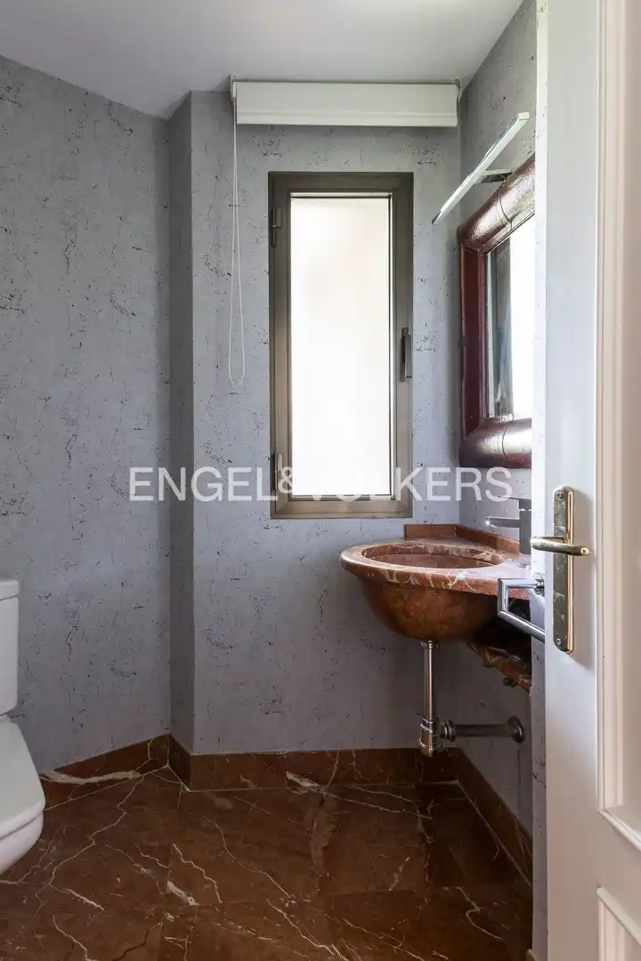 Baño de Casa o chalet de alquiler en Pozuelo de Alarcón con Aire acondicionado, Calefacción y Jardín privado