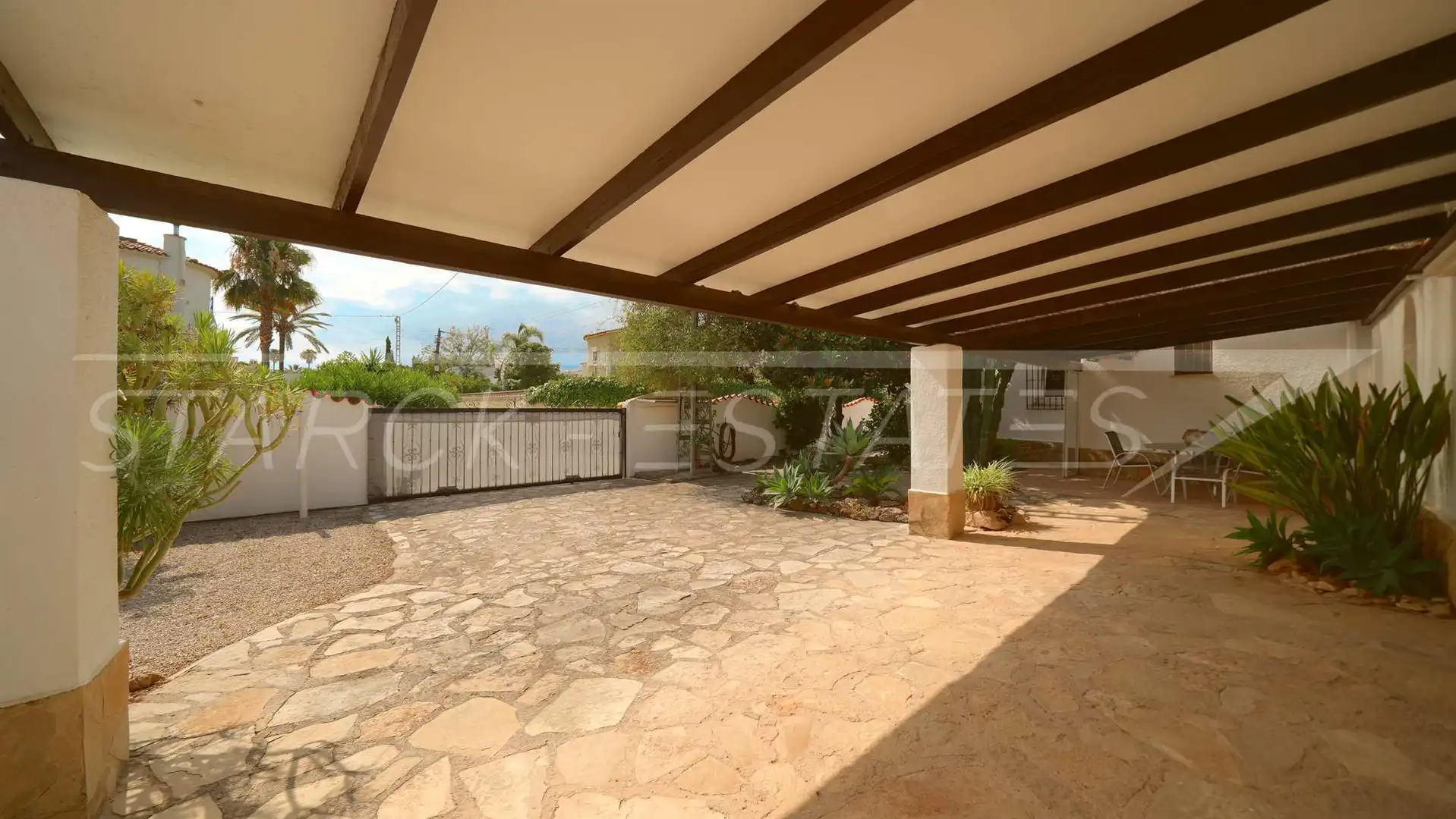 Terrassa de Casa o xalet en venda en Els Poblets amb Aire condicionat, Jardí privat i Piscina