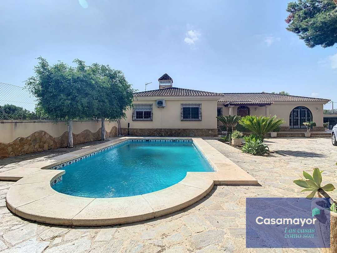 Exterior view of House or chalet for sale in El Campello  with Air Conditioner, Heating and Private garden