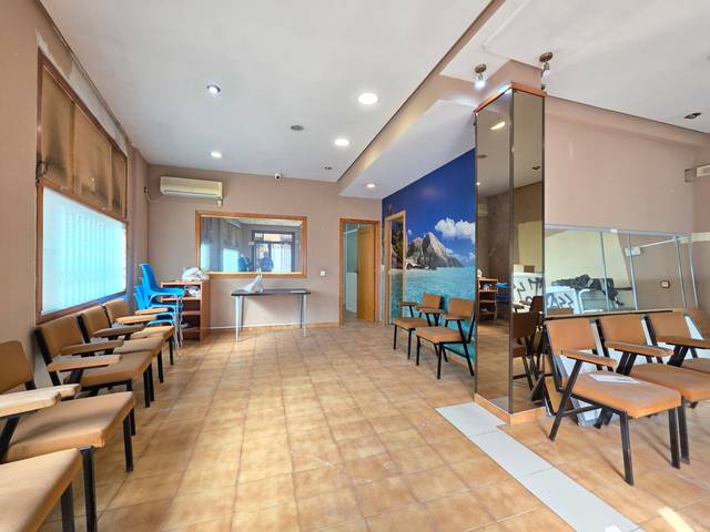 Local comercial en Venta en Carrer Doctor Millan, 25 en Foios