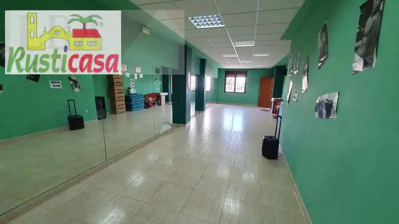 Pis en venda en Baños de la Encina amb Aire condicionat i Moblat