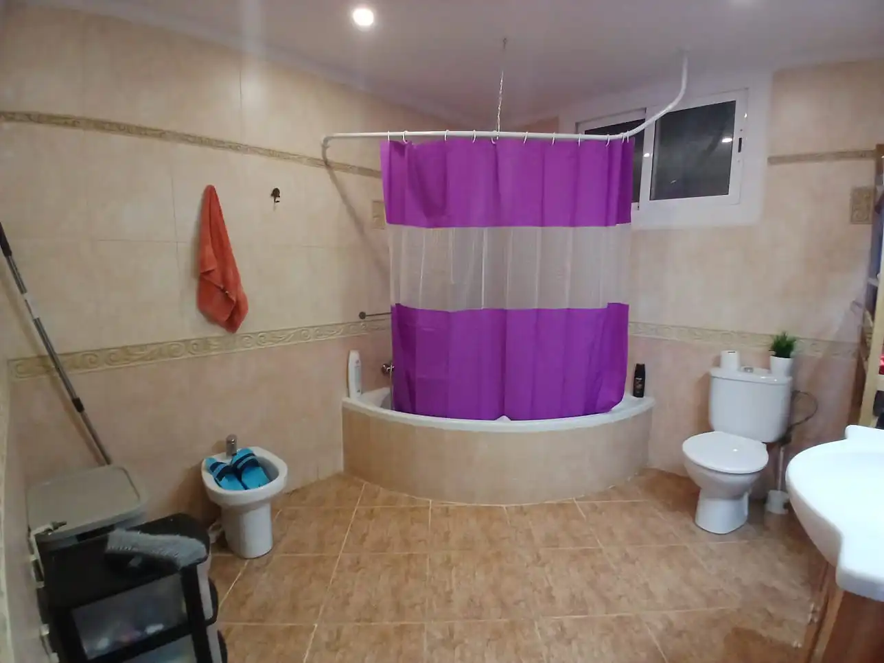 Bany de Casa o xalet en venda en Barcelona amb Aire condicionat, Calefacció i Jardí privat