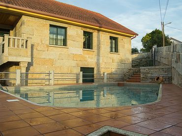 House with pool for sale in Poblado Rial 1