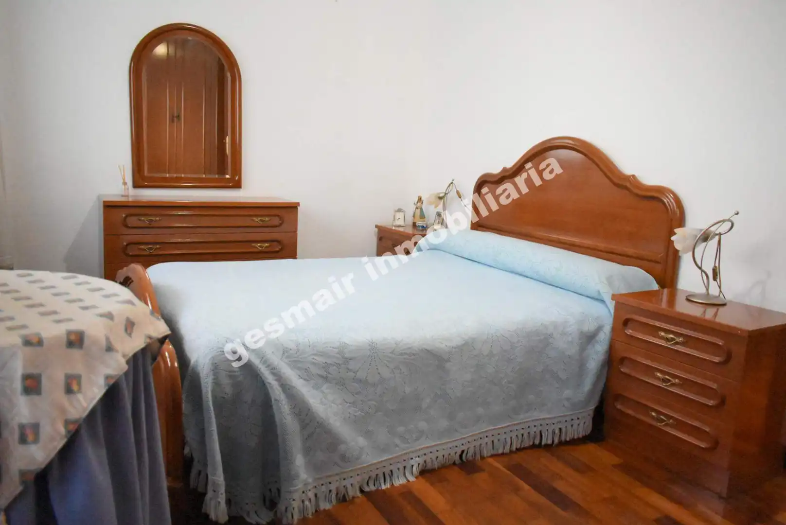Dormitori de Pis en venda en Pontevedra Capital  amb Parquet, Terrassa i Traster